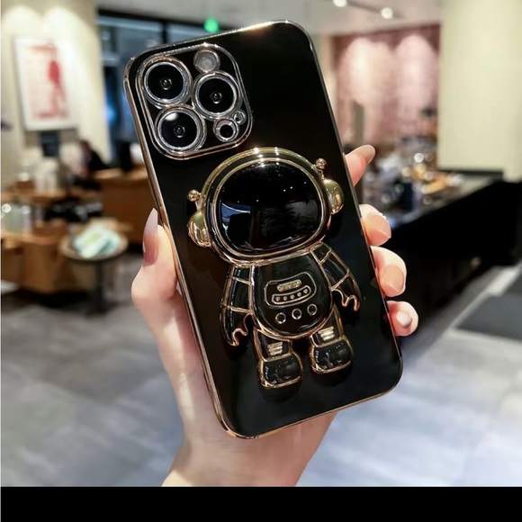 NEW; IPHONE 13 PRO - Picture 2 of 2